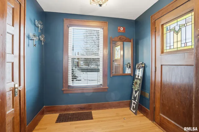 $185,000 | 415 23rd Avenue, Moline, IL 61265