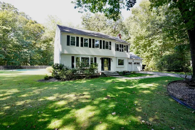 $670,000 | 25 Goldenrod Court, Cheshire, CT 06410