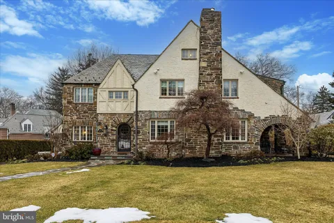 $1,995,000 | 239 Winding Way, Merion Station, PA 19066