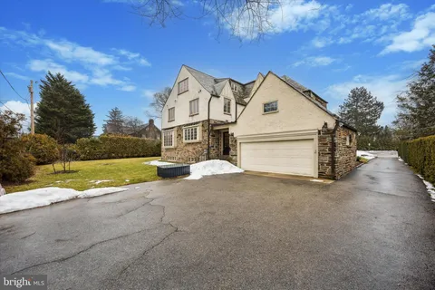 $1,995,000 | 239 Winding Way, Merion Station, PA 19066