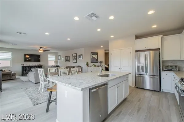 $2,999 | 829 Lower Lake Court, North Las Vegas, NV 89084