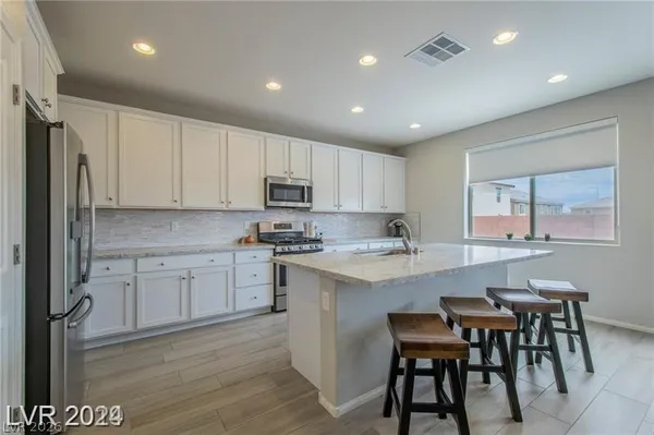 $2,999 | 829 Lower Lake Court, North Las Vegas, NV 89084