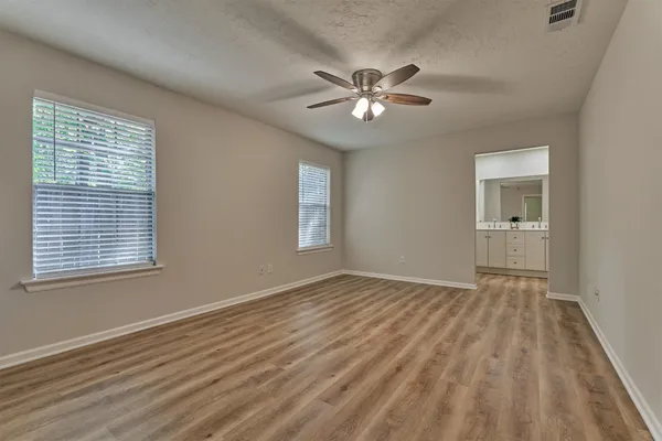 $345,000 | 15 Still Glen Court, The Woodlands, TX 77381