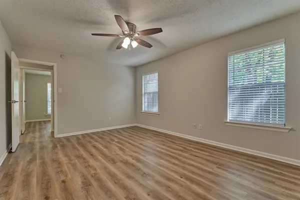 $345,000 | 15 Still Glen Court, The Woodlands, TX 77381