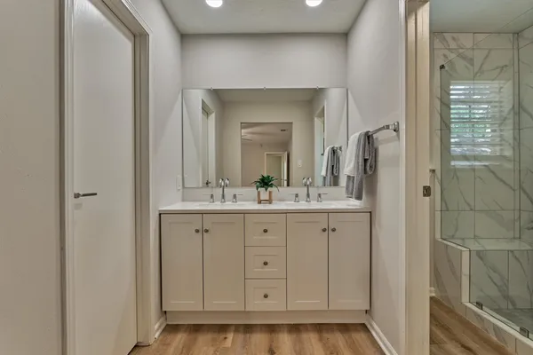 $345,000 | 15 Still Glen Court, The Woodlands, TX 77381