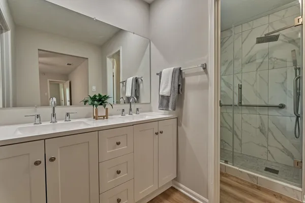 $345,000 | 15 Still Glen Court, The Woodlands, TX 77381