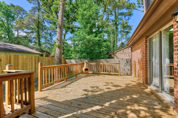 $345,000 | 15 Still Glen Court, The Woodlands, TX 77381