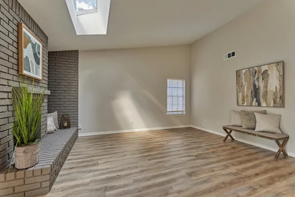 $345,000 | 15 Still Glen Court, The Woodlands, TX 77381