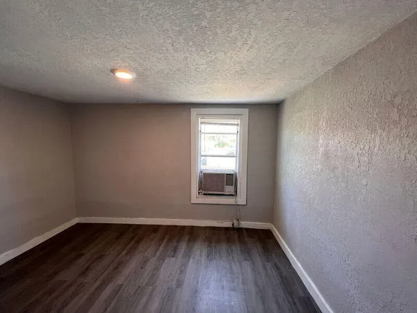 $1,500 | 718 West 7th Street, Unit 2, Riviera Beach, FL 33404