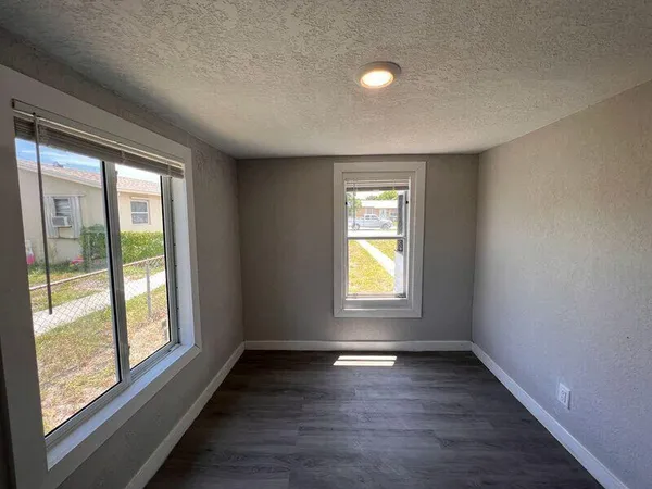 $1,500 | 718 West 7th Street, Unit 2, Riviera Beach, FL 33404