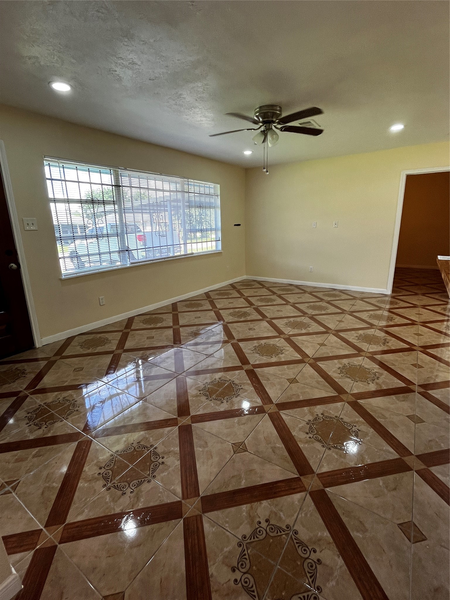 3163 Roe Drive Houston, TX 77087 - Photo 20 of 47 a bedroom with a bed and a window