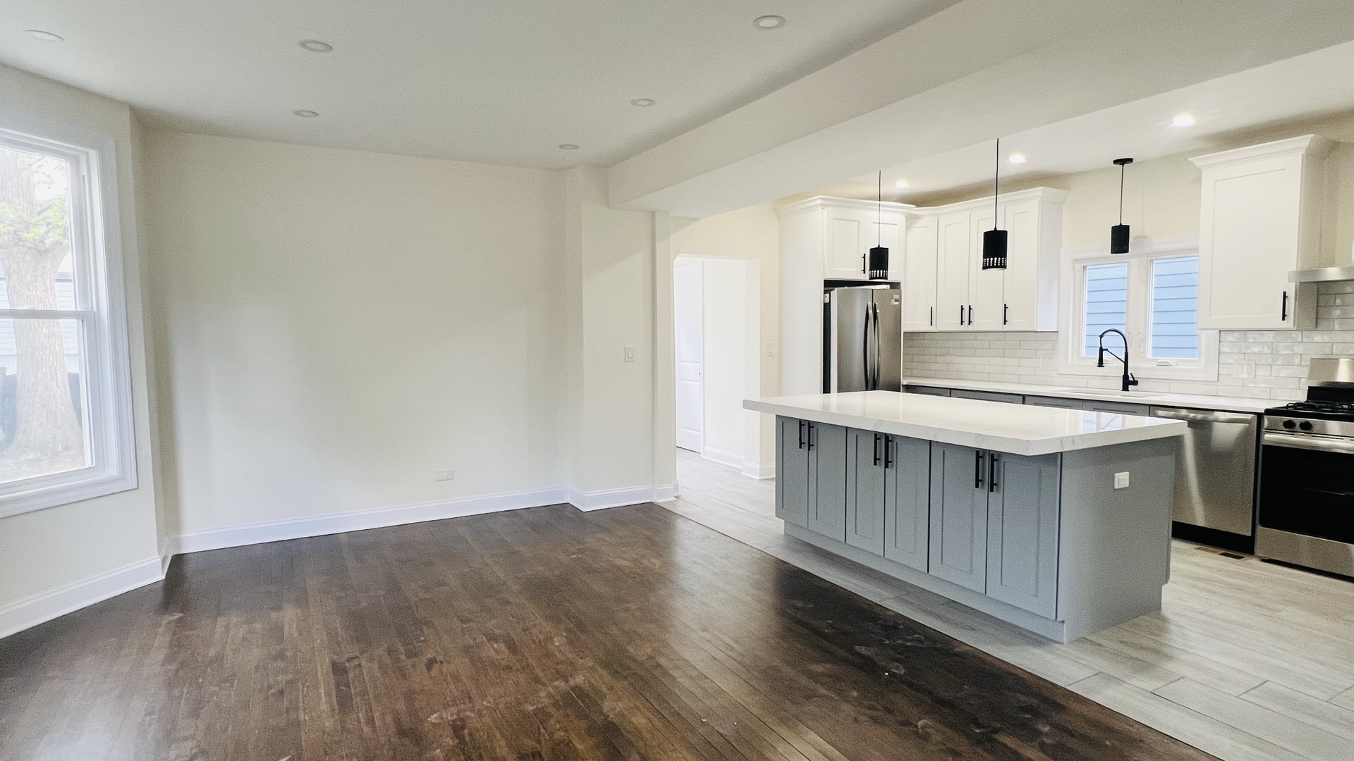 4107 West Addison Street Chicago, IL 60641 - Photo 5 of 19