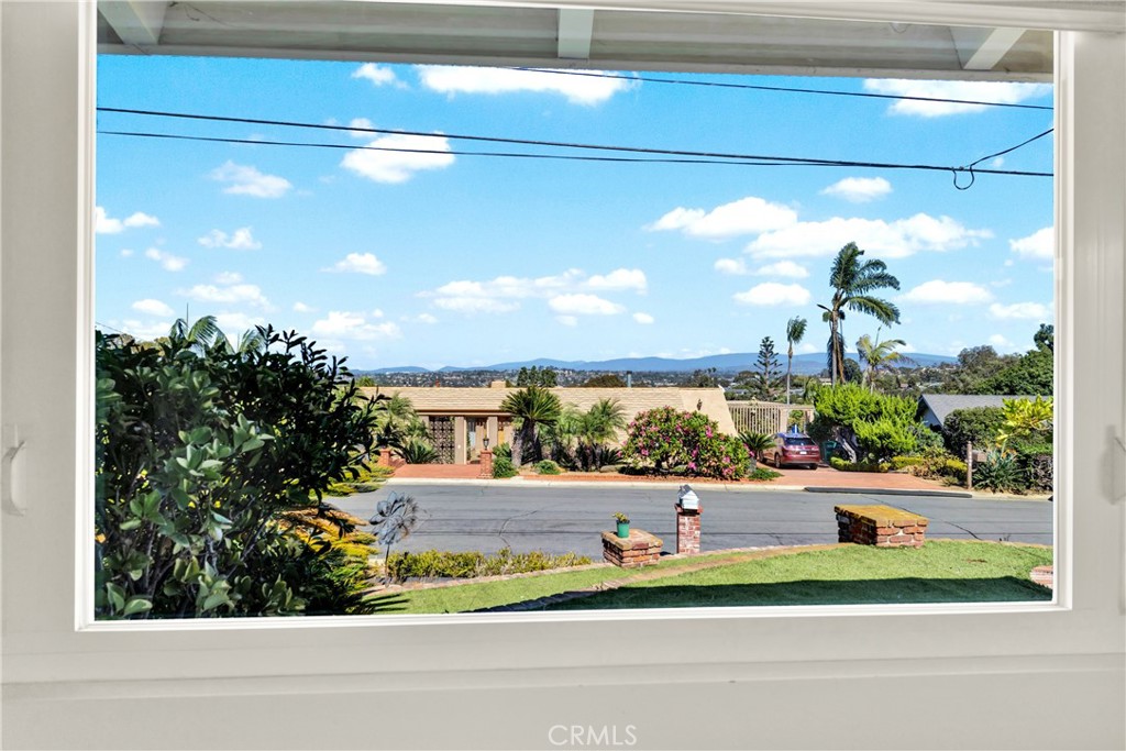 3485 Ridgecrest Drive Carlsbad, CA 92008 - Photo 11 of 74 Gallery Image 11