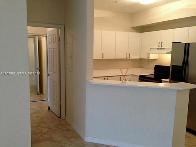 75 Gulfstream Road, Unit 211B Dania Beach, FL 33004 - Photo 5 of 23 Kitchen