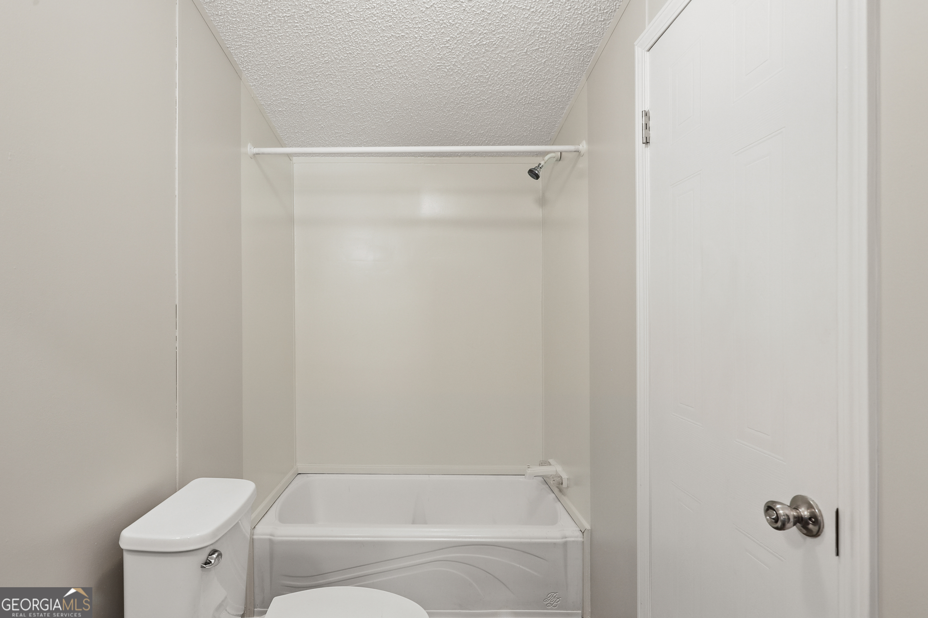 2830 Rincon-Stillwell Road Rincon, GA 31326 - Photo 39 of 52 a bathroom with a shower and a toilet