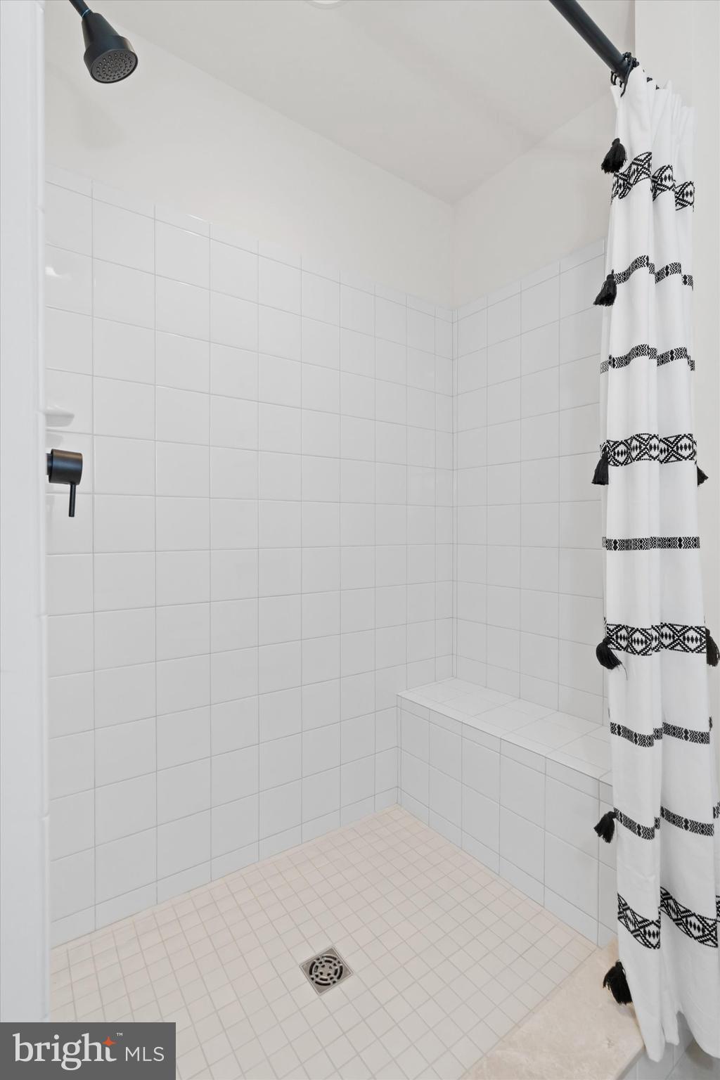 Lot#21 Hummingbird Road Ellendale, DE 19941 - Photo 45 of 65 a bath tub sitting next to a shower