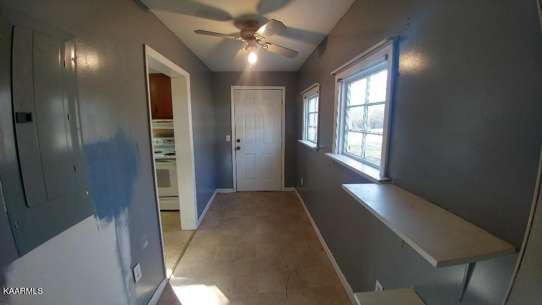 108 Brooks Road Clinton, TN 37716 - Photo 12 of 26 thumbnail (20)