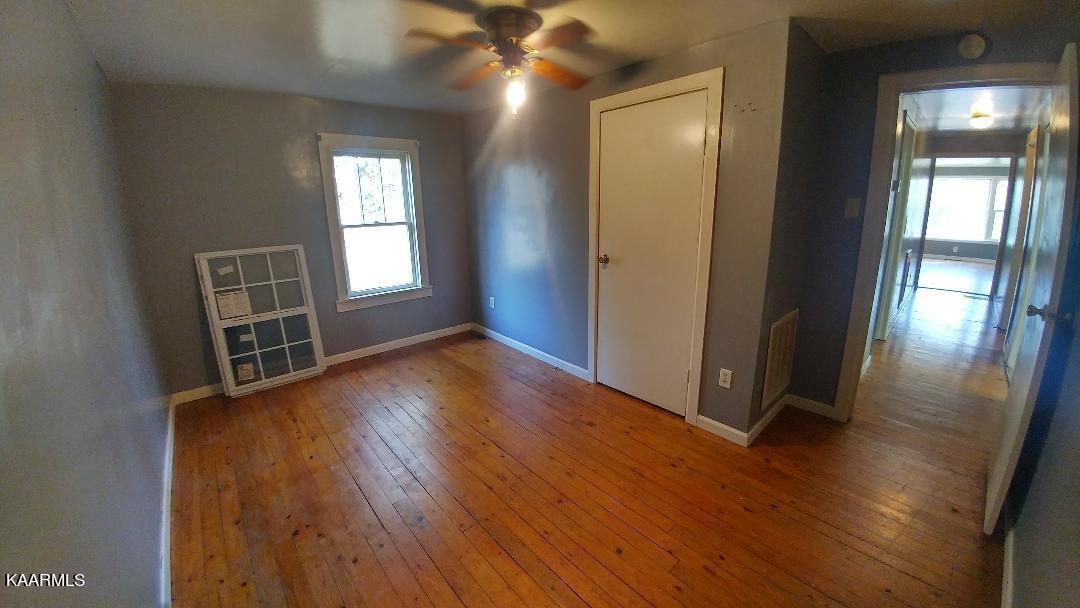 108 Brooks Road Clinton, TN 37716 - Photo 17 of 26 thumbnail (15)