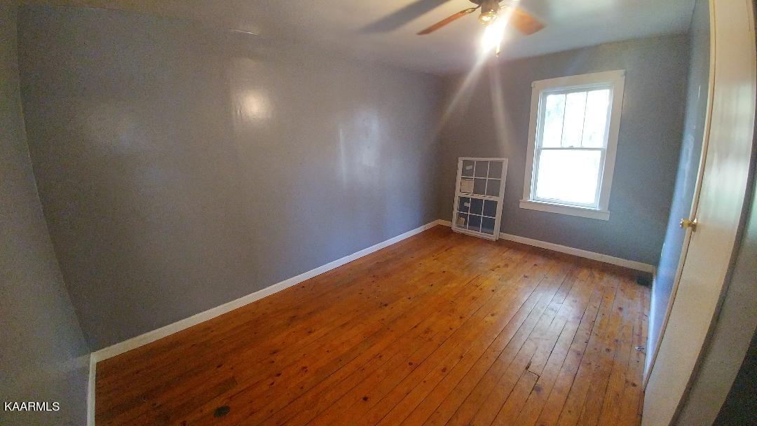 108 Brooks Road Clinton, TN 37716 - Photo 18 of 26 thumbnail (16)