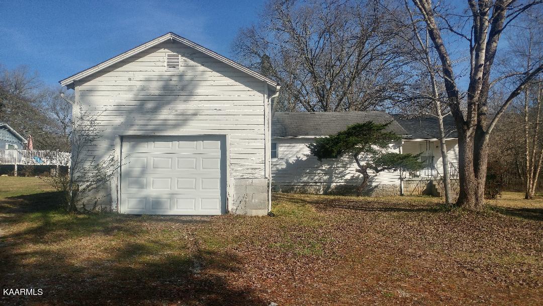 108 Brooks Road Clinton, TN 37716 - Photo 3 of 26 thumbnail (4)