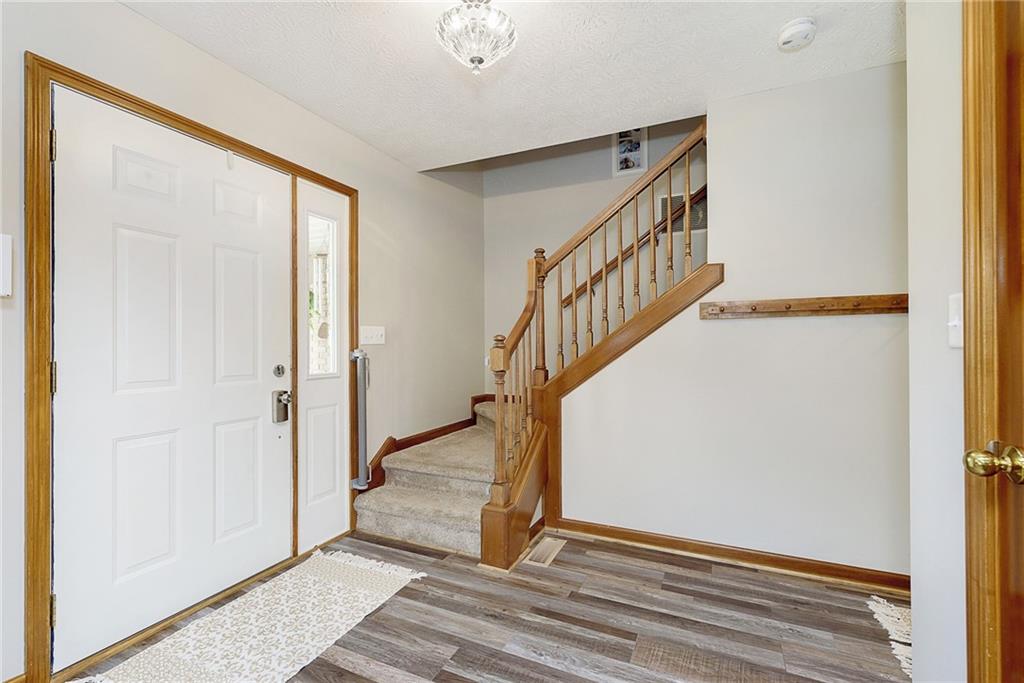 2018 Heather Road Anderson, IN 46012 - Photo 3 of 36 Gallery Image 3