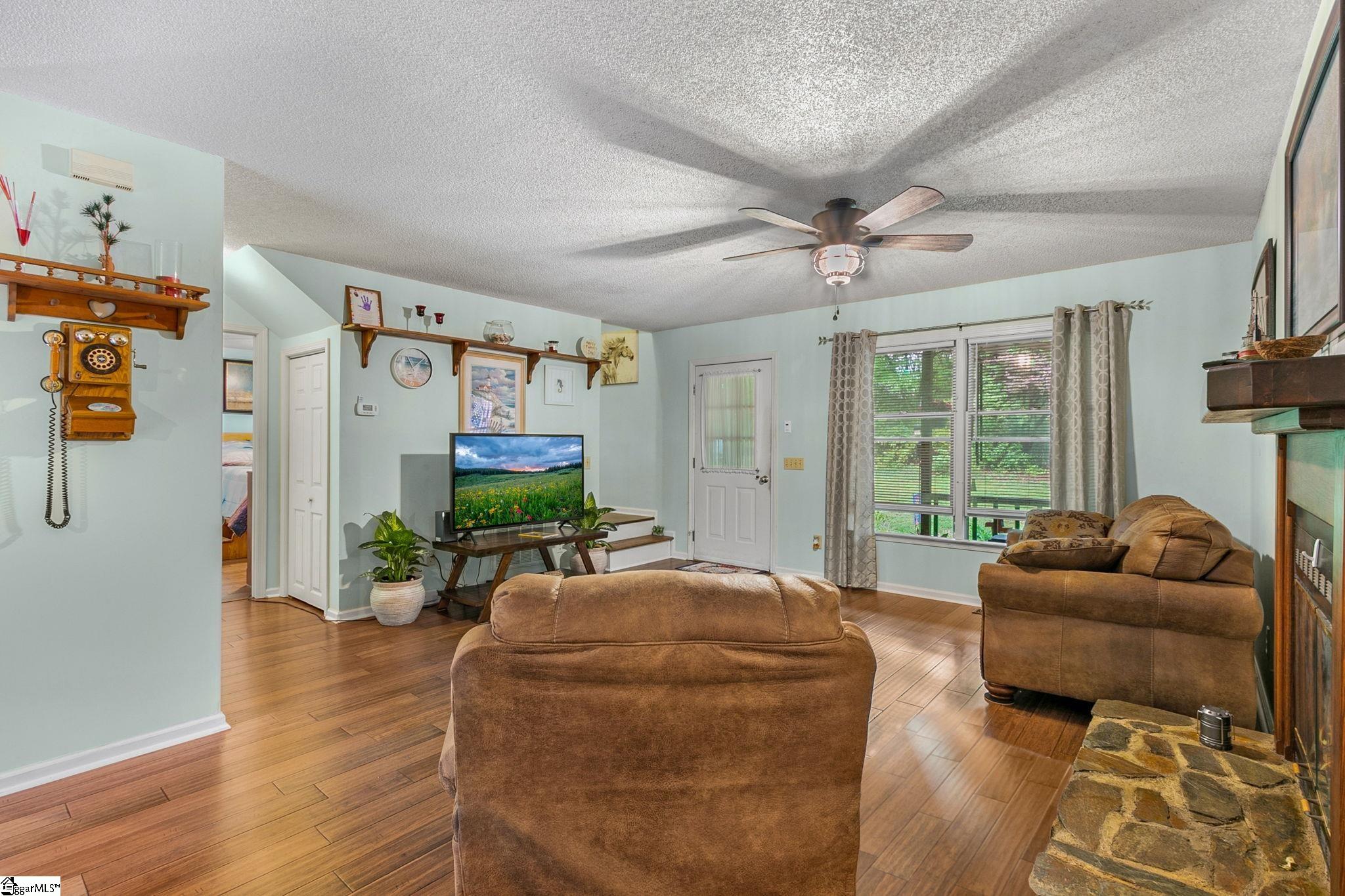 155 Cold Mountain View Cleveland, SC 29635 - Photo 8 of 36