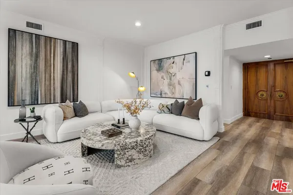 $1,395,000 | 1333 South Beverly Glen Boulevard, Unit 405, Los Angeles, CA 90024