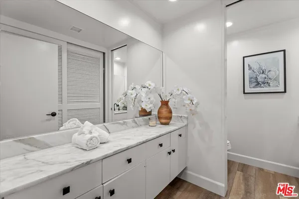 $1,395,000 | 1333 South Beverly Glen Boulevard, Unit 405, Los Angeles, CA 90024