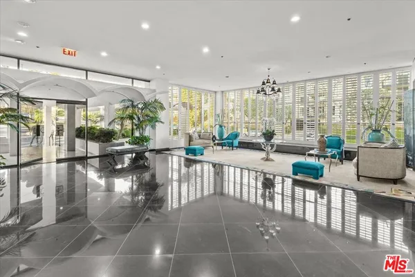 $1,395,000 | 1333 South Beverly Glen Boulevard, Unit 405, Los Angeles, CA 90024