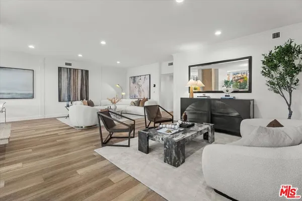 $1,395,000 | 1333 South Beverly Glen Boulevard, Unit 405, Los Angeles, CA 90024