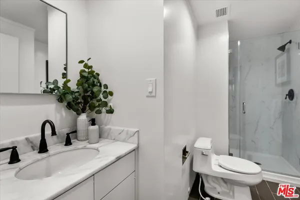 $1,395,000 | 1333 South Beverly Glen Boulevard, Unit 405, Los Angeles, CA 90024