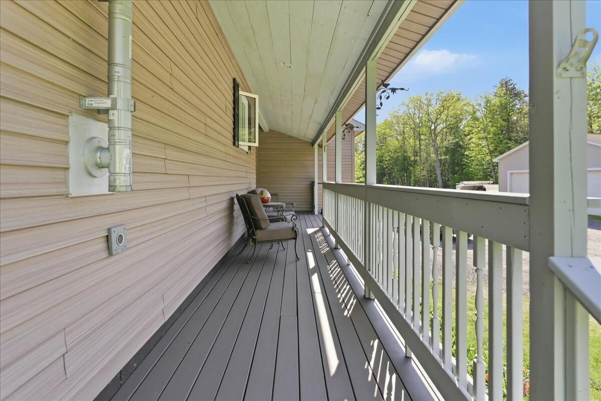 41 Murder Road Topsham, ME 04086 - Photo 2 of 59 37-DSC07654