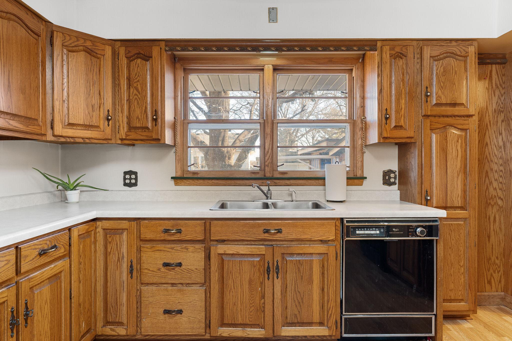 506 12th Street Northeast Austin, MN 55912 - Photo 13 of 30