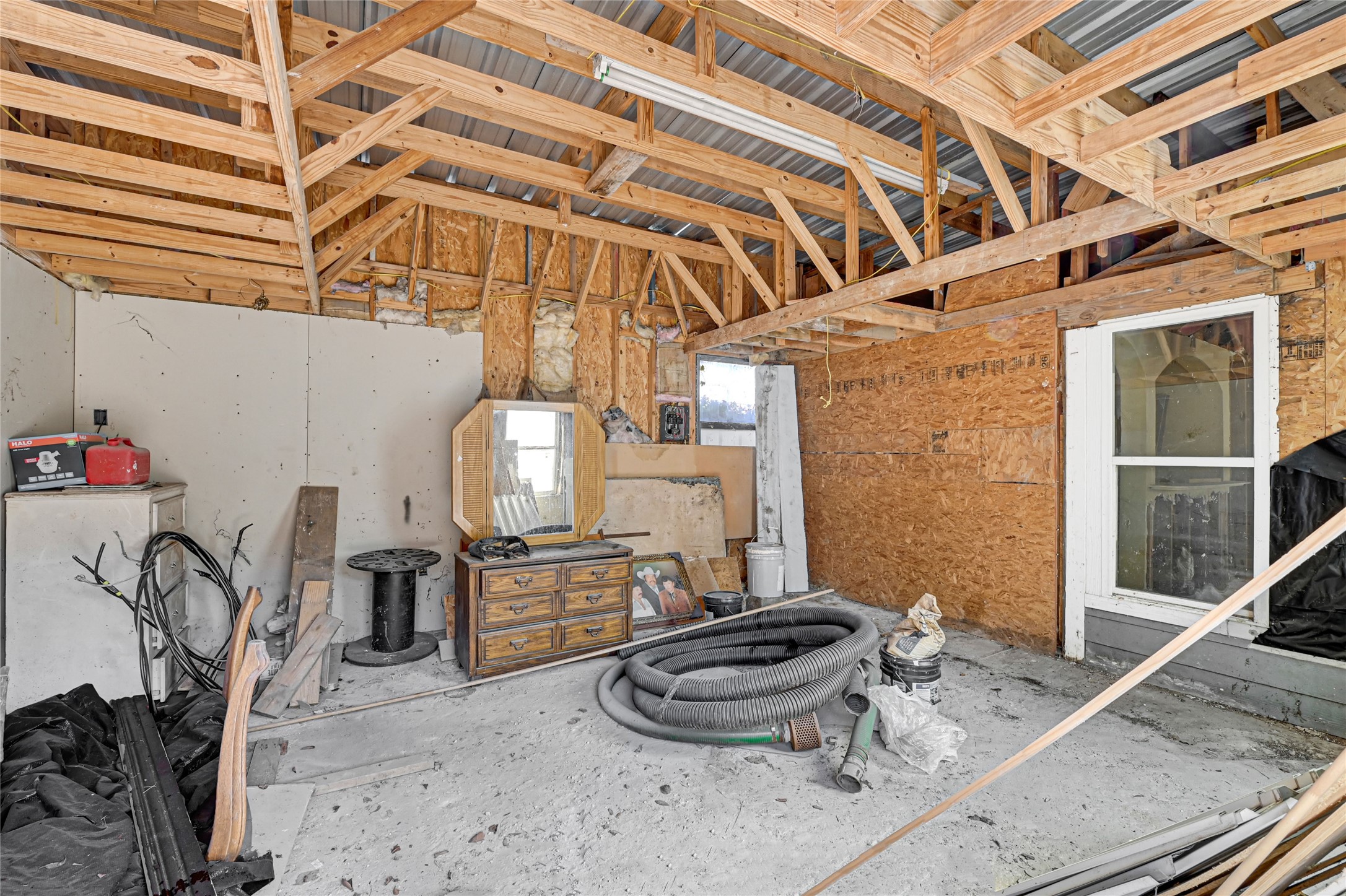 1925 Sunny Drive Houston, TX 77093 - Photo 13 of 24 a room with furniture and a flat screen tv