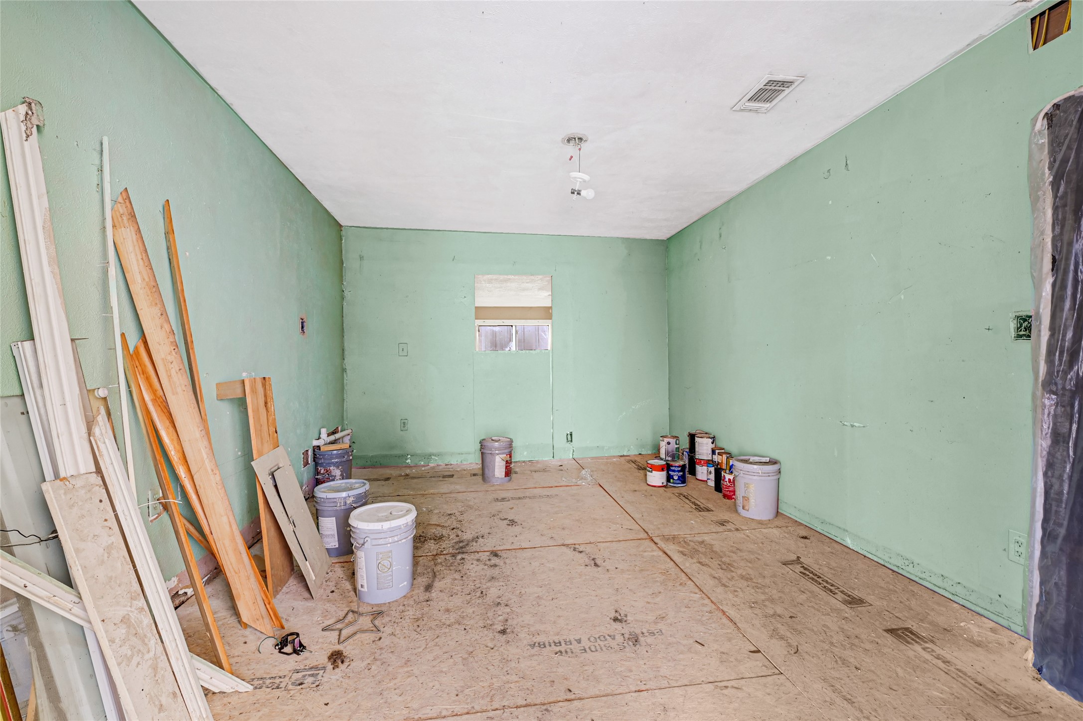 1925 Sunny Drive Houston, TX 77093 - Photo 21 of 24 a living room with furniture and a flat screen tv