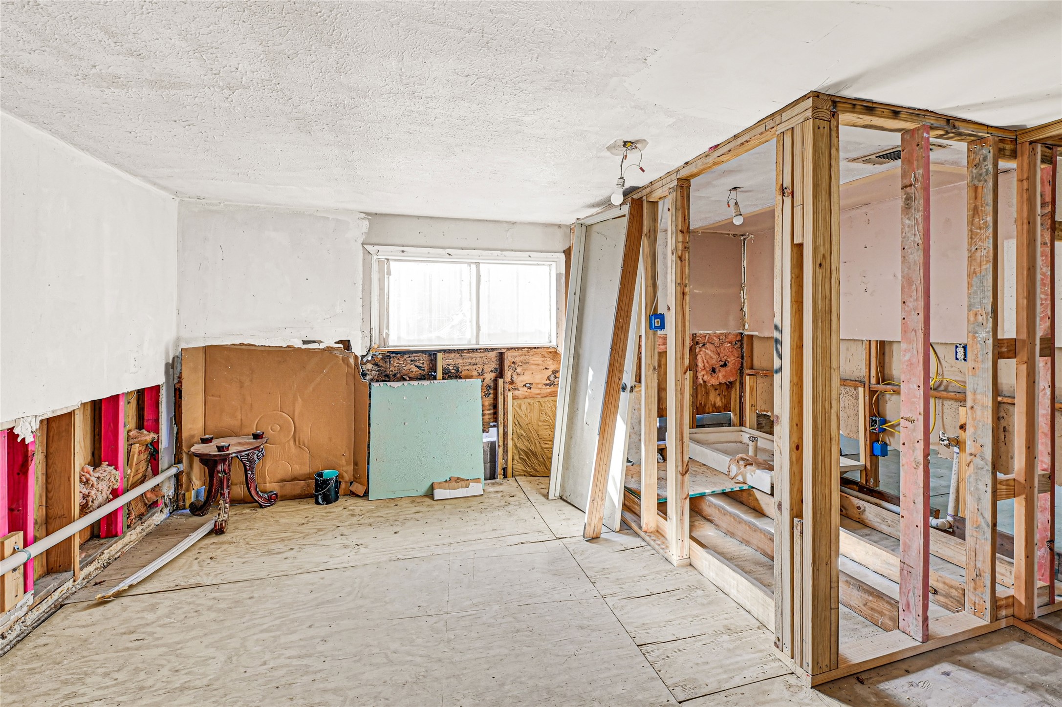 1925 Sunny Drive Houston, TX 77093 - Photo 22 of 24 a view of a hallway with closet