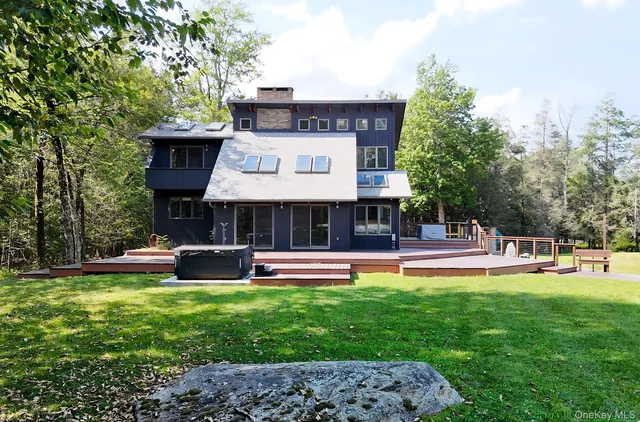 $849,000 | 15 Deans Way, Neversink, NY 12765