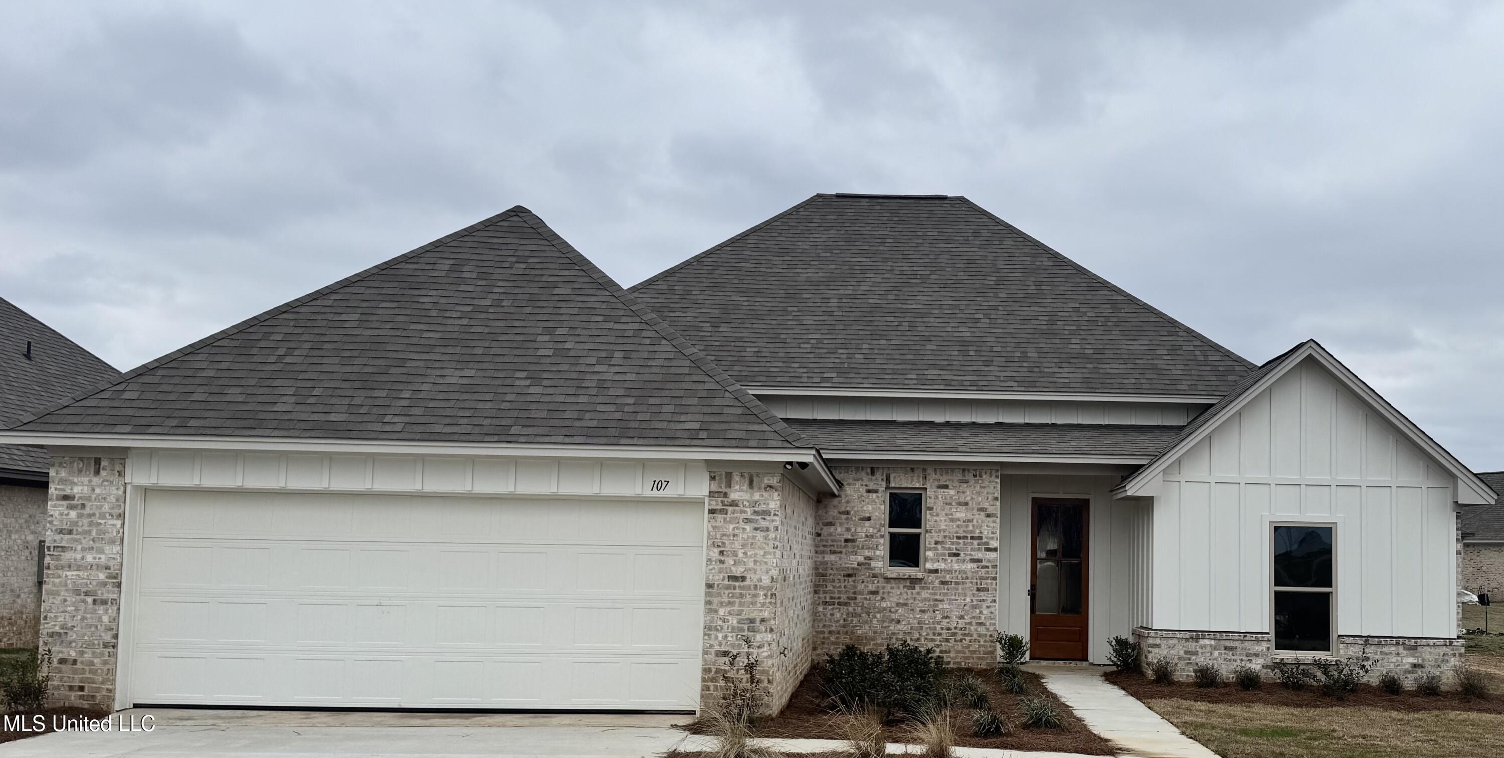 107 Southern Oak Way