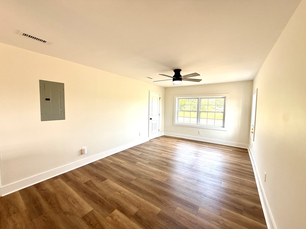 200 Cable Street Headland, AL 36345 - Photo 8 of 19