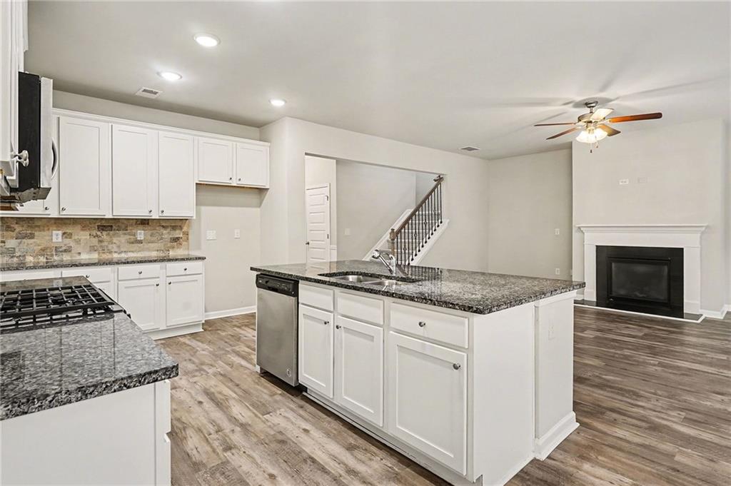 2464 Hanover Woods Road Lithonia, GA 30058 - Photo 8 of 34