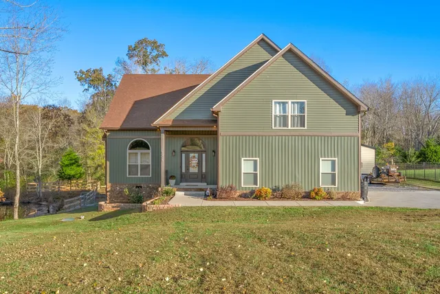 $699,999 | 1415 Southside Road, Southside, TN 37171