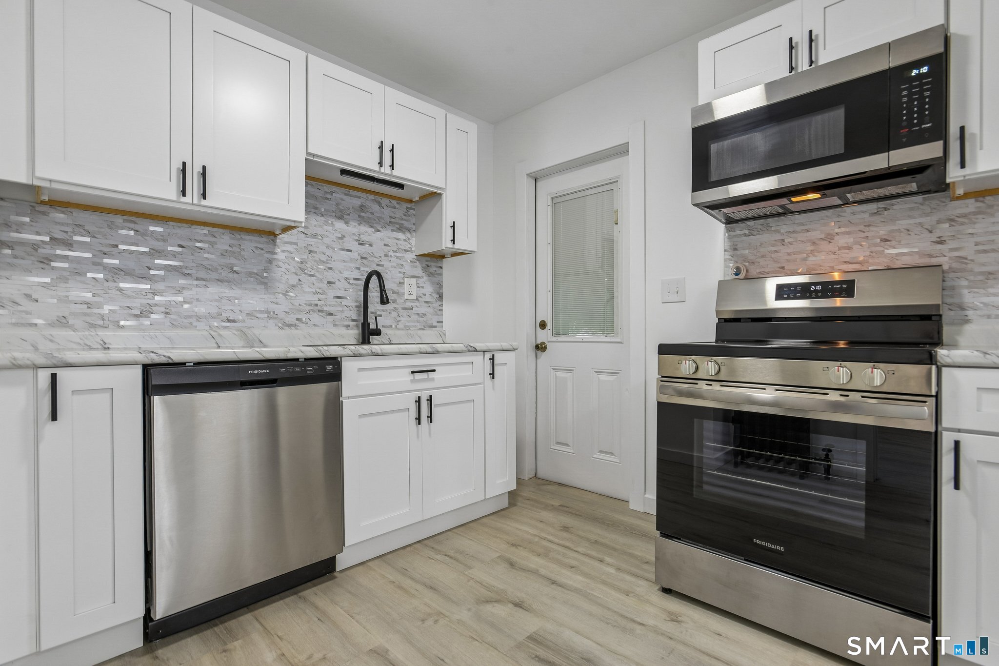 42 Godfrey Street Groton, CT 06340 - Photo 12 of 32