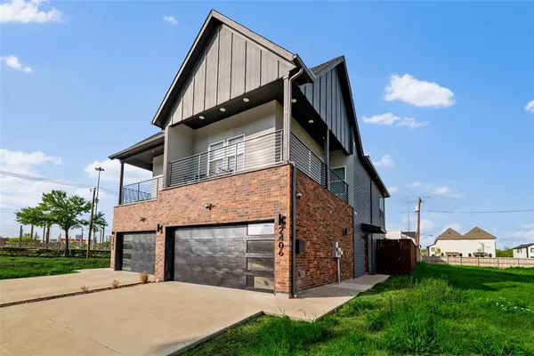 $2,600 | 2406 Merlin Street, Dallas, TX 75215