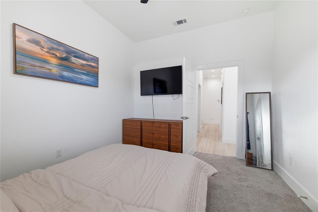 2406 Merlin Street Dallas, TX 75215 - Photo 27 of 36