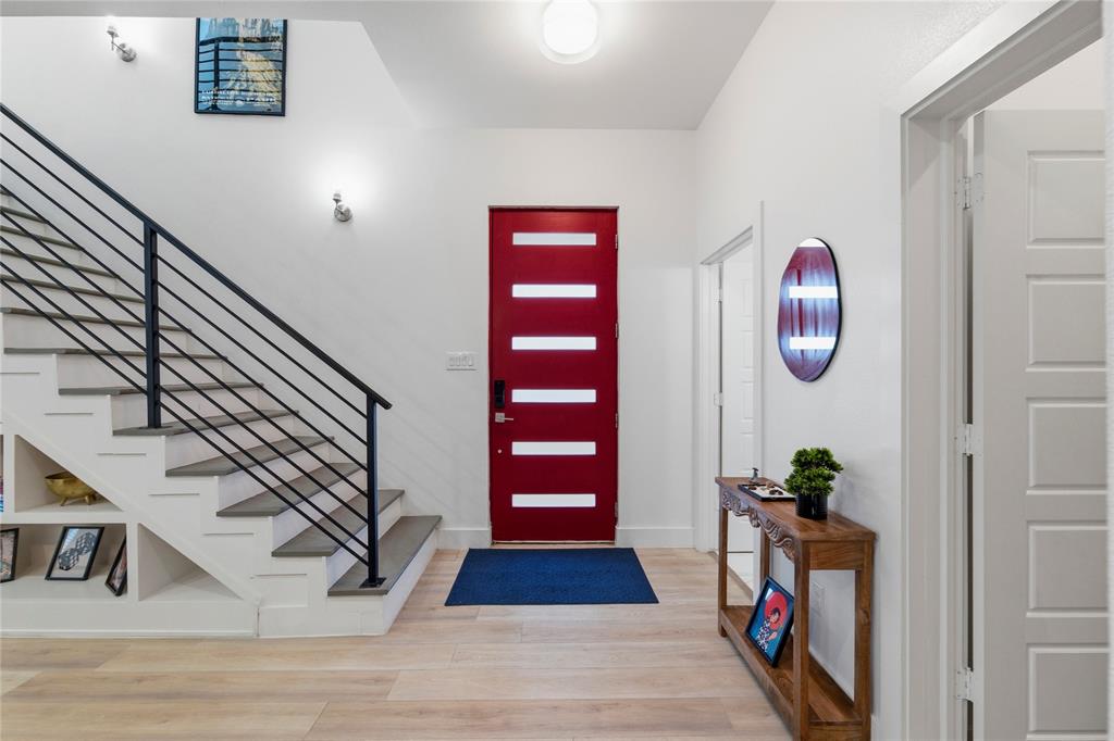 2406 Merlin Street Dallas, TX 75215 - Photo 3 of 36