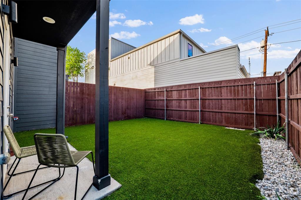 2406 Merlin Street Dallas, TX 75215 - Photo 32 of 36