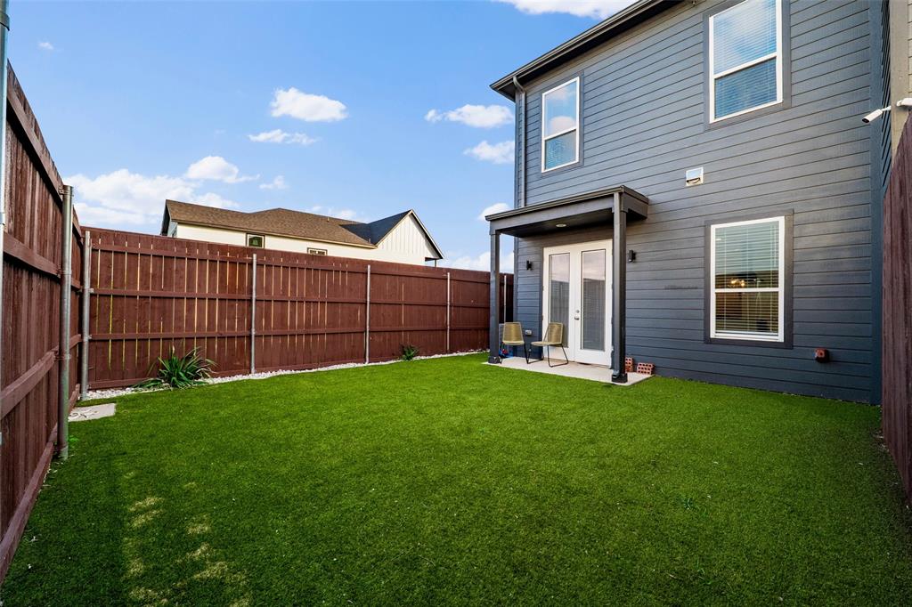 2406 Merlin Street Dallas, TX 75215 - Photo 33 of 36