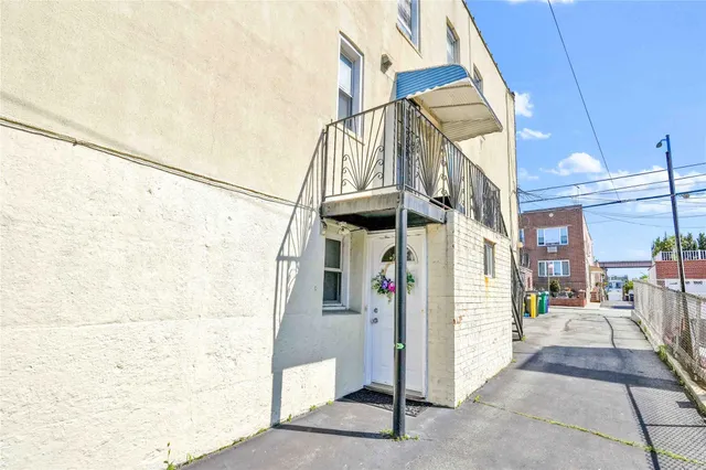 a view of a pathway of a building