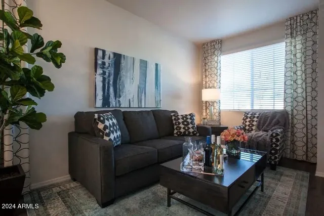 $1,932 | 4435 North Longview Avenue, Unit 3, Phoenix, AZ 85014