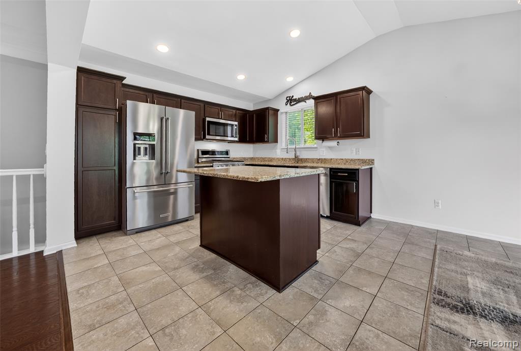 30278 Bradmore Road Warren, MI 48092 - Photo 12 of 28
